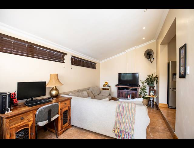 3 BEDROOM HOUSE FOR SALE IN MORNINGSIDE